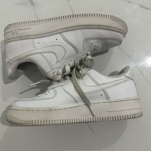Nike Air Force 1 07 Sneakers. Women’s Size 5.5. White. Good condition.